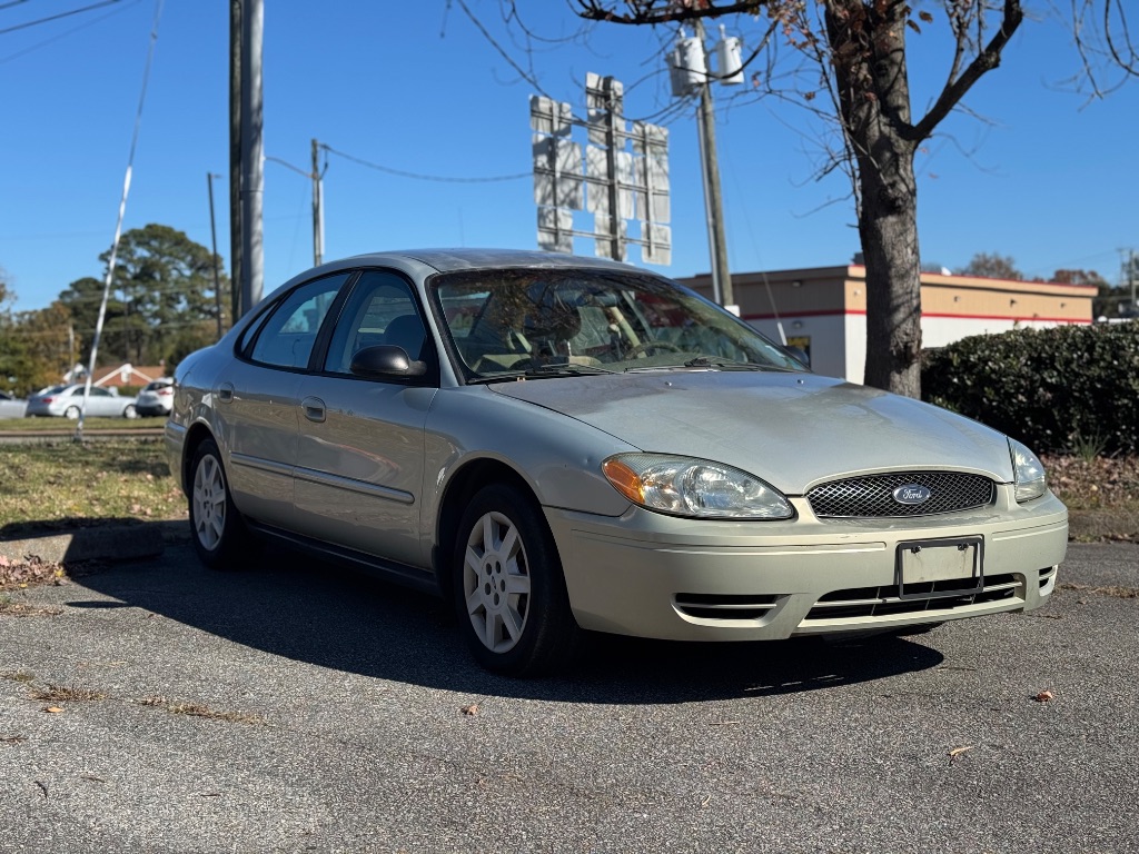 2006 Ford Taurus SE