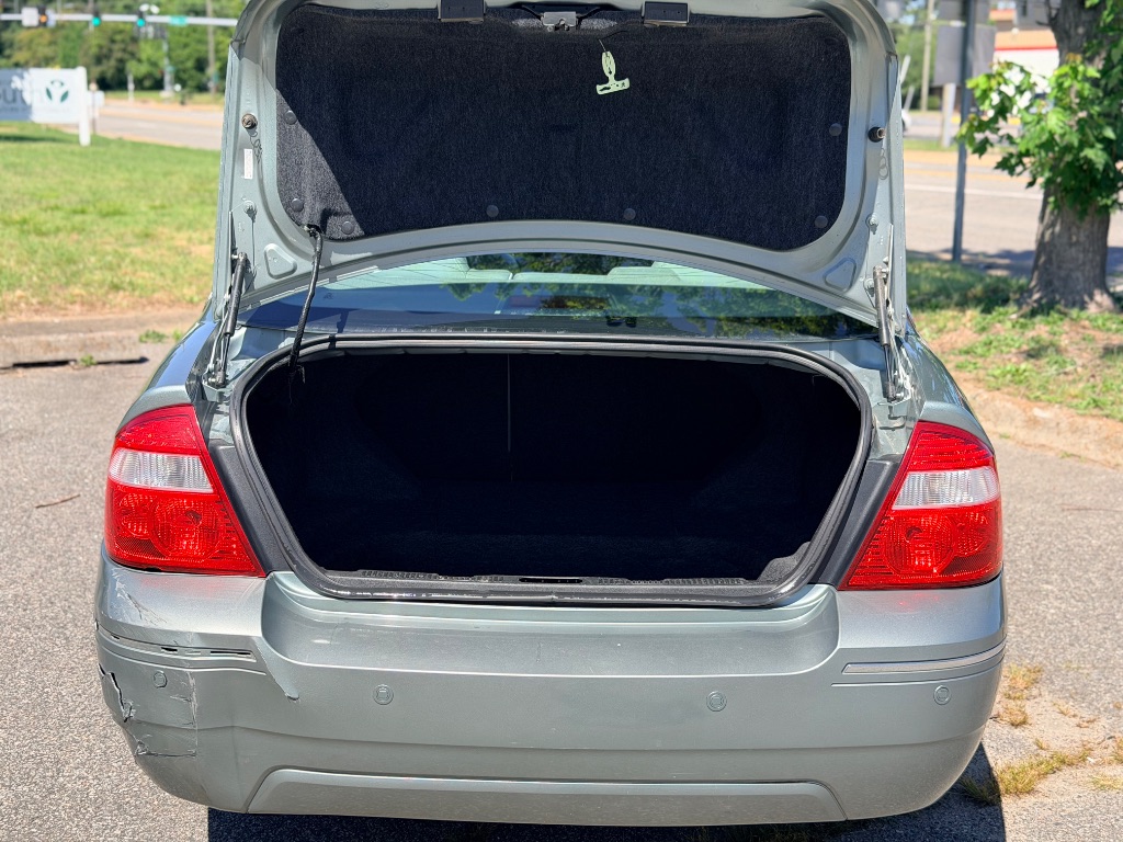2007 Ford Five Hundred SEL - Photo 10