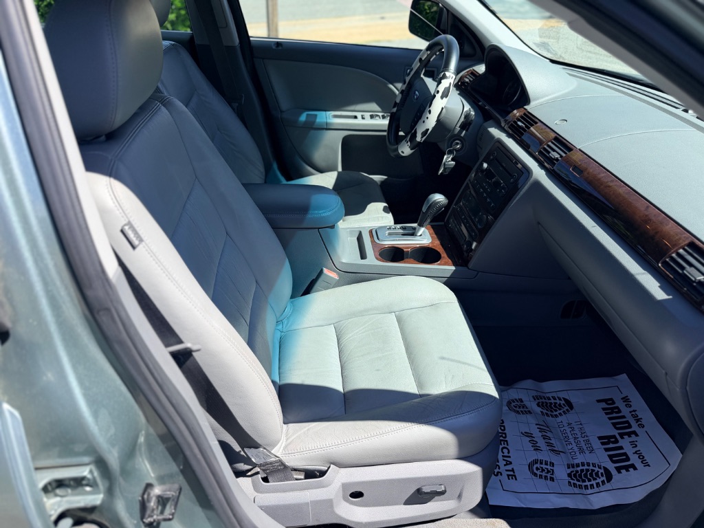 2007 Ford Five Hundred SEL - Photo 16
