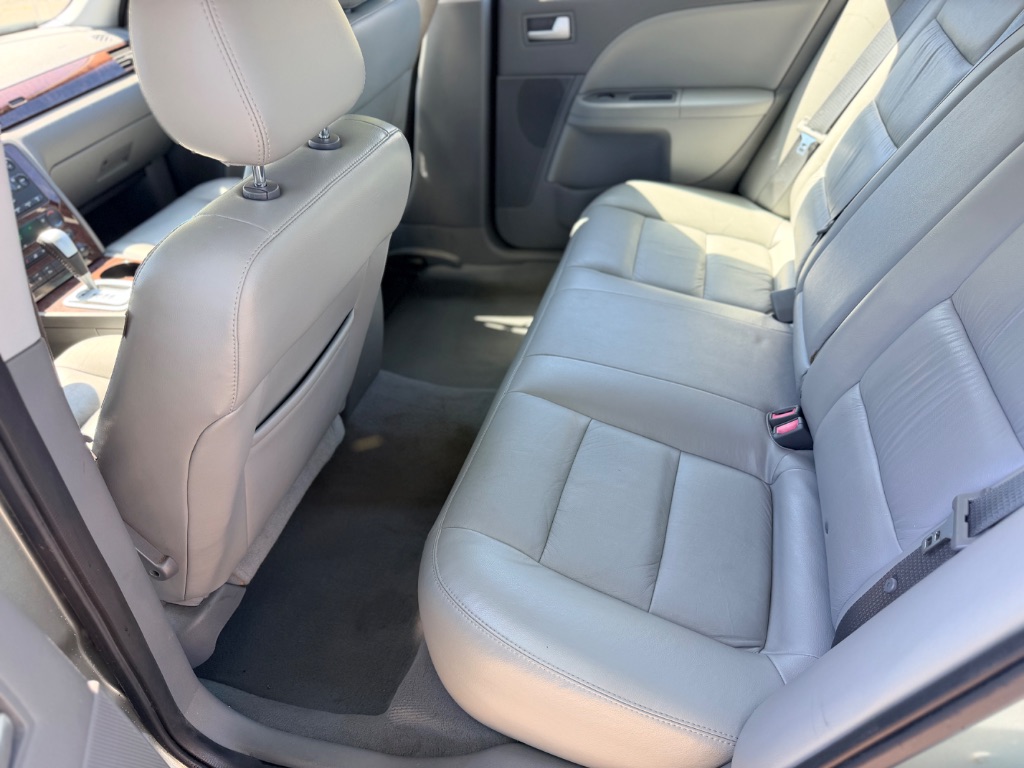 2007 Ford Five Hundred SEL - Photo 17