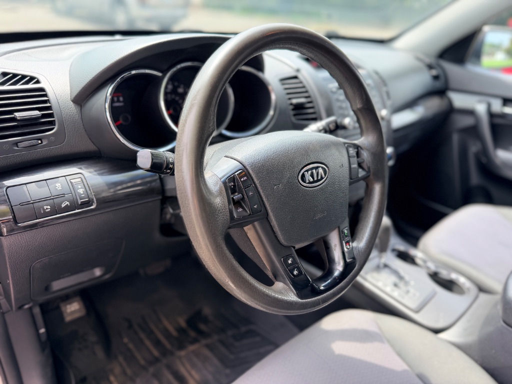 2013 Kia Sorento LX - Photo 8