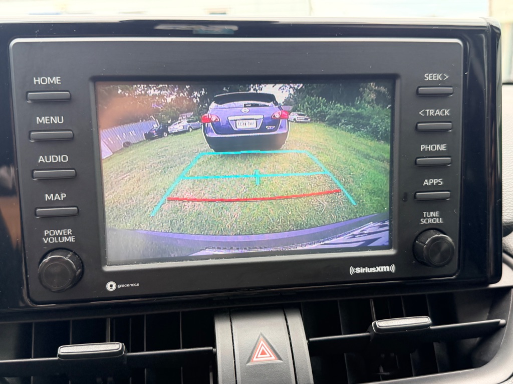2021 Toyota RAV4 LE - Photo 13